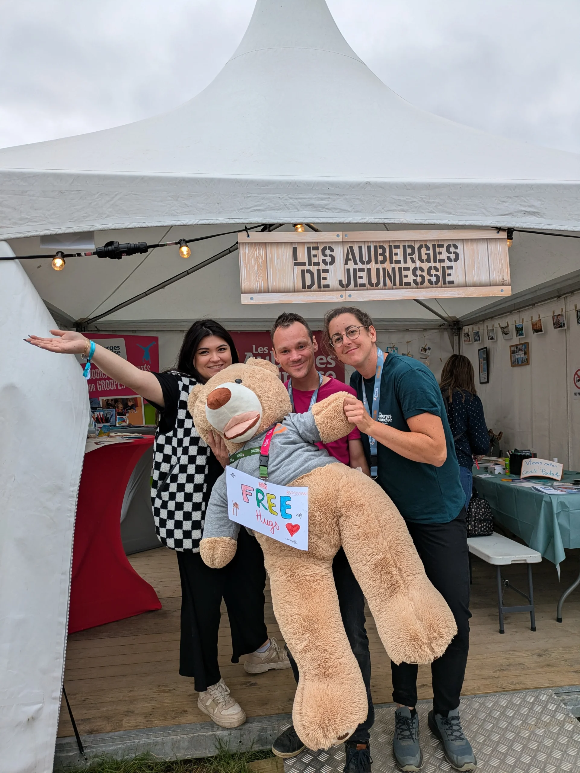 𫶠Festival Les Solidarités 4 chapiteau + peluche Solidarité